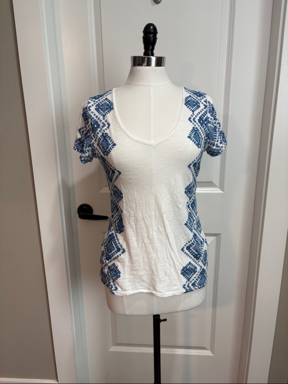 Women's White Scoop V-Neck Tee with Blue Geometric Print
